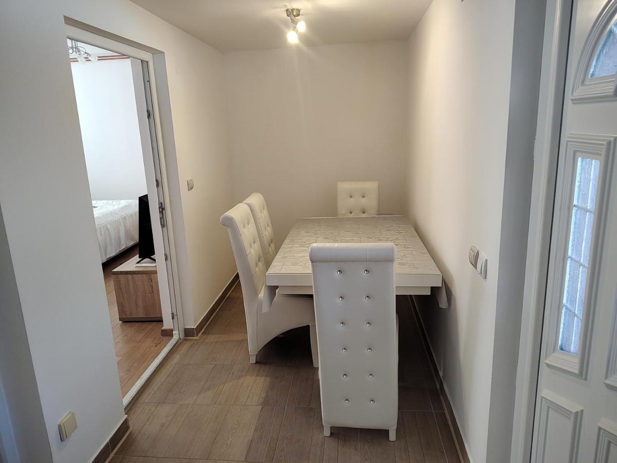 Apartman Anastasija Surčin Zewnętrze zdjęcie