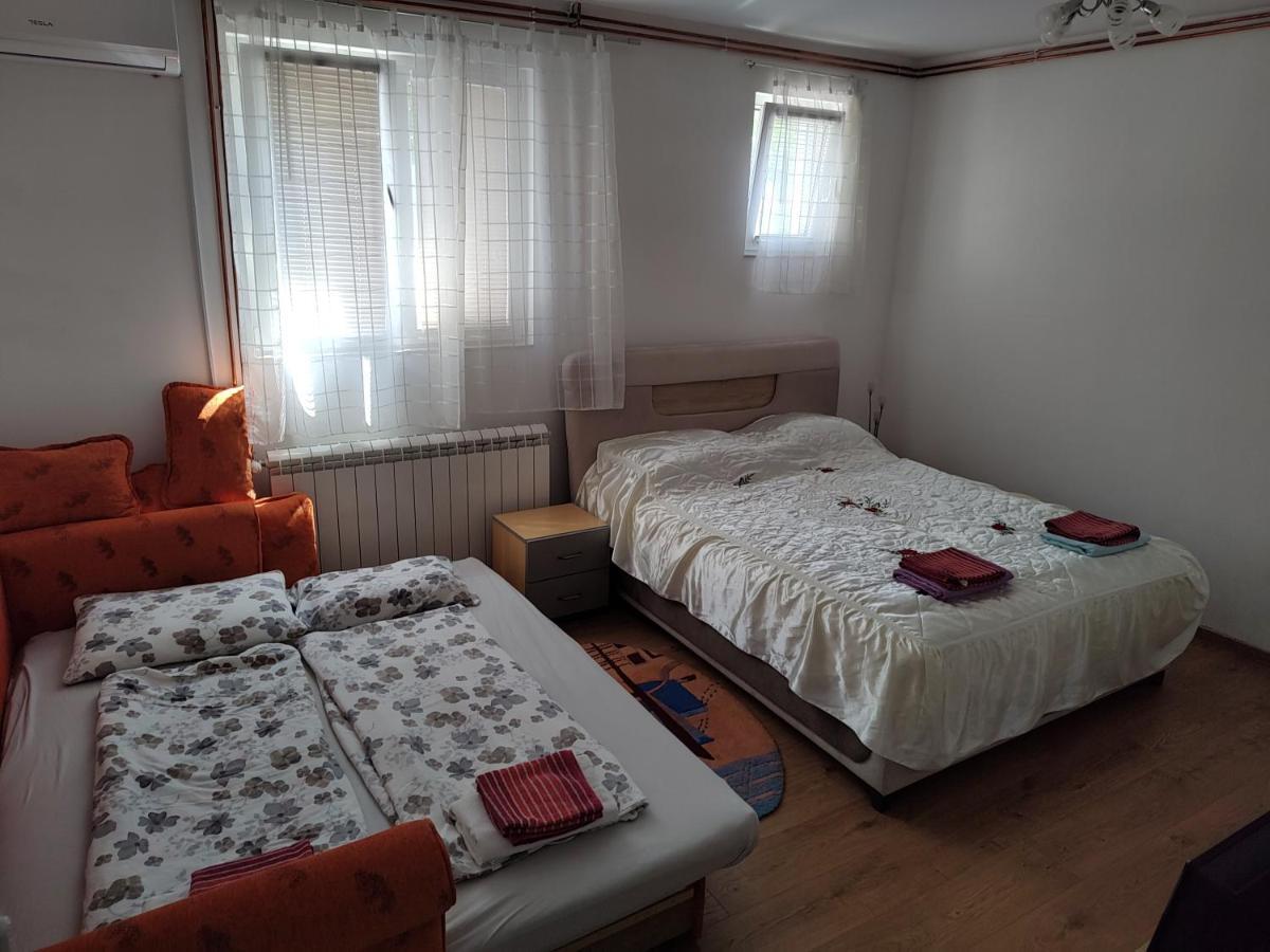 Apartman Anastasija Surčin Zewnętrze zdjęcie