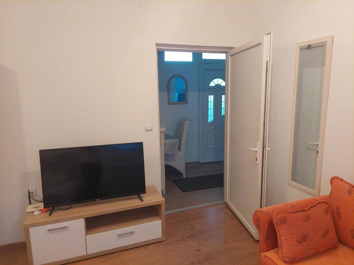 Apartman Anastasija Surčin Zewnętrze zdjęcie