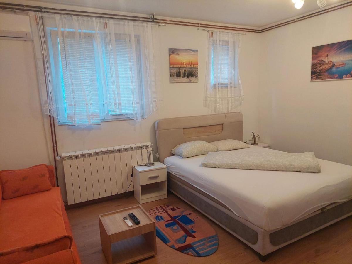 Apartman Anastasija Surčin Zewnętrze zdjęcie
